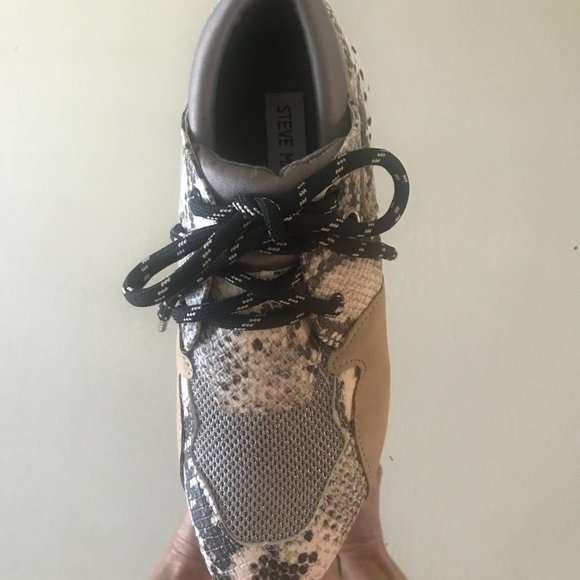 Steve Madden Sporty Cliff Sneaker - Picture 5 of 7